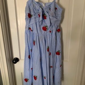 Unique a vintage rose dress.